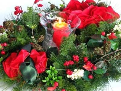 New Year Christmas Holiday Wreath Needles Candle Buds