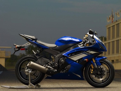 Yamaha R6