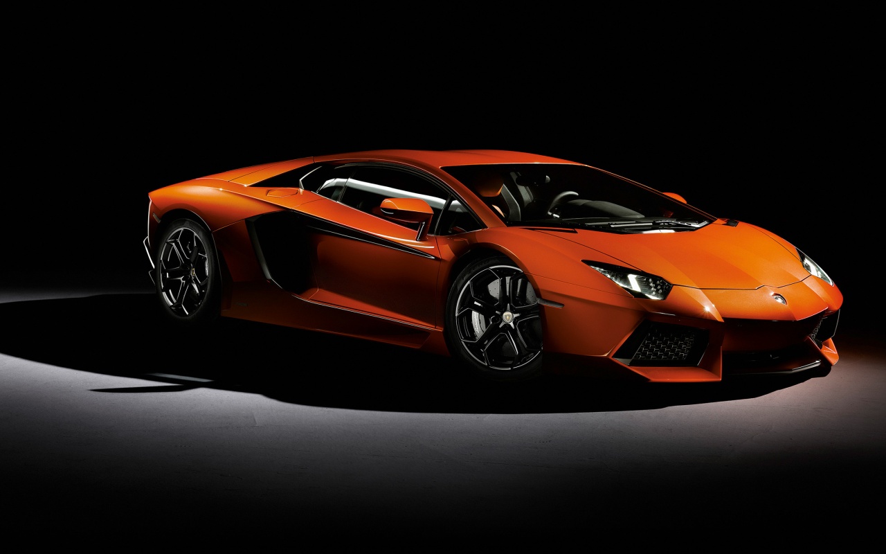  Lamborghini Aventador