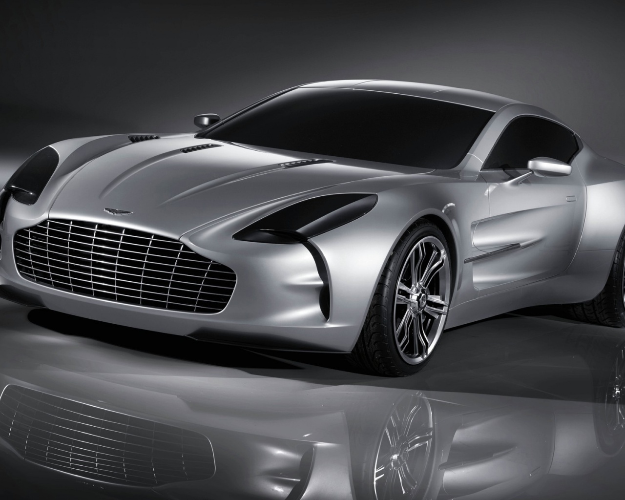 2010 Aston Martin One 77 4