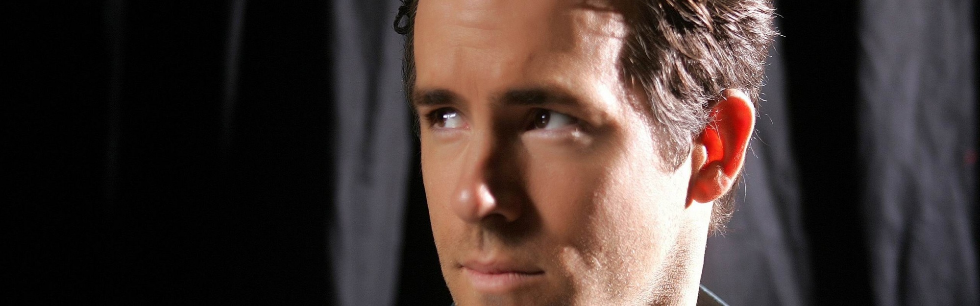 Actor Ryan Reynolds Male Celebrity