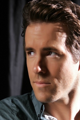 Actor Ryan Reynolds Male Celebrity