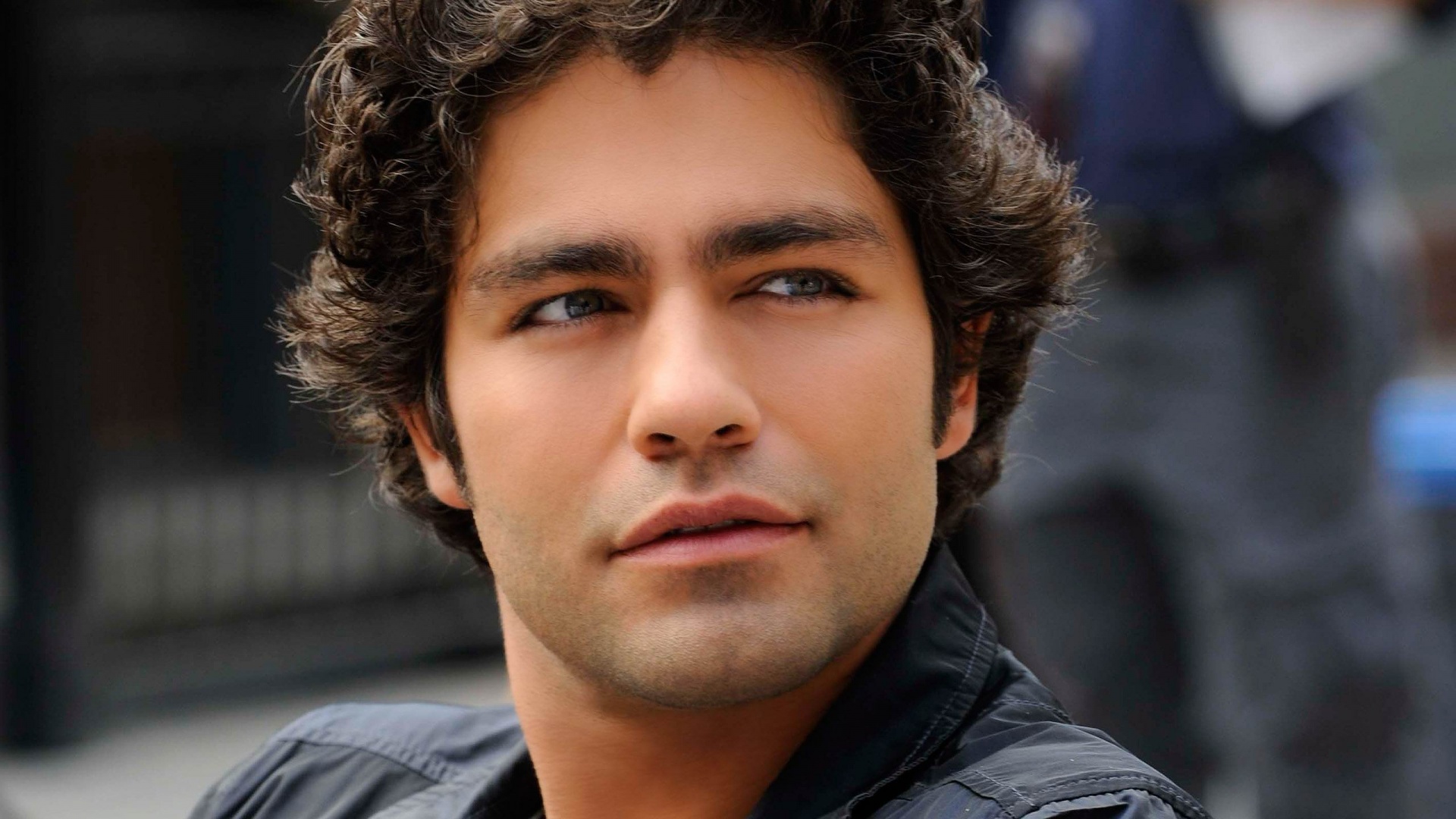 Adrian Grenier Zeusbo