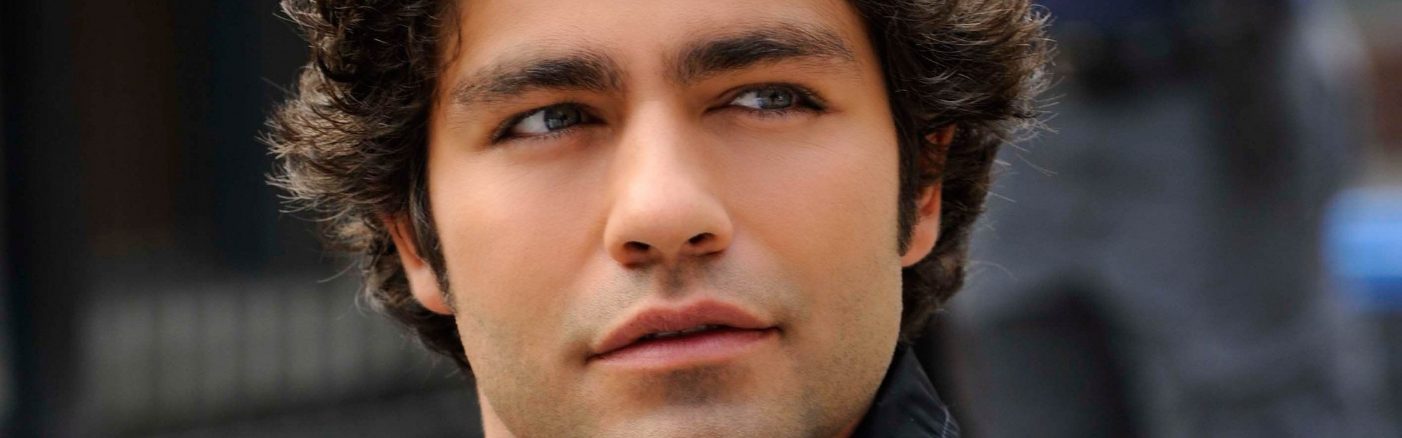 Adrian Grenier Zeusbo