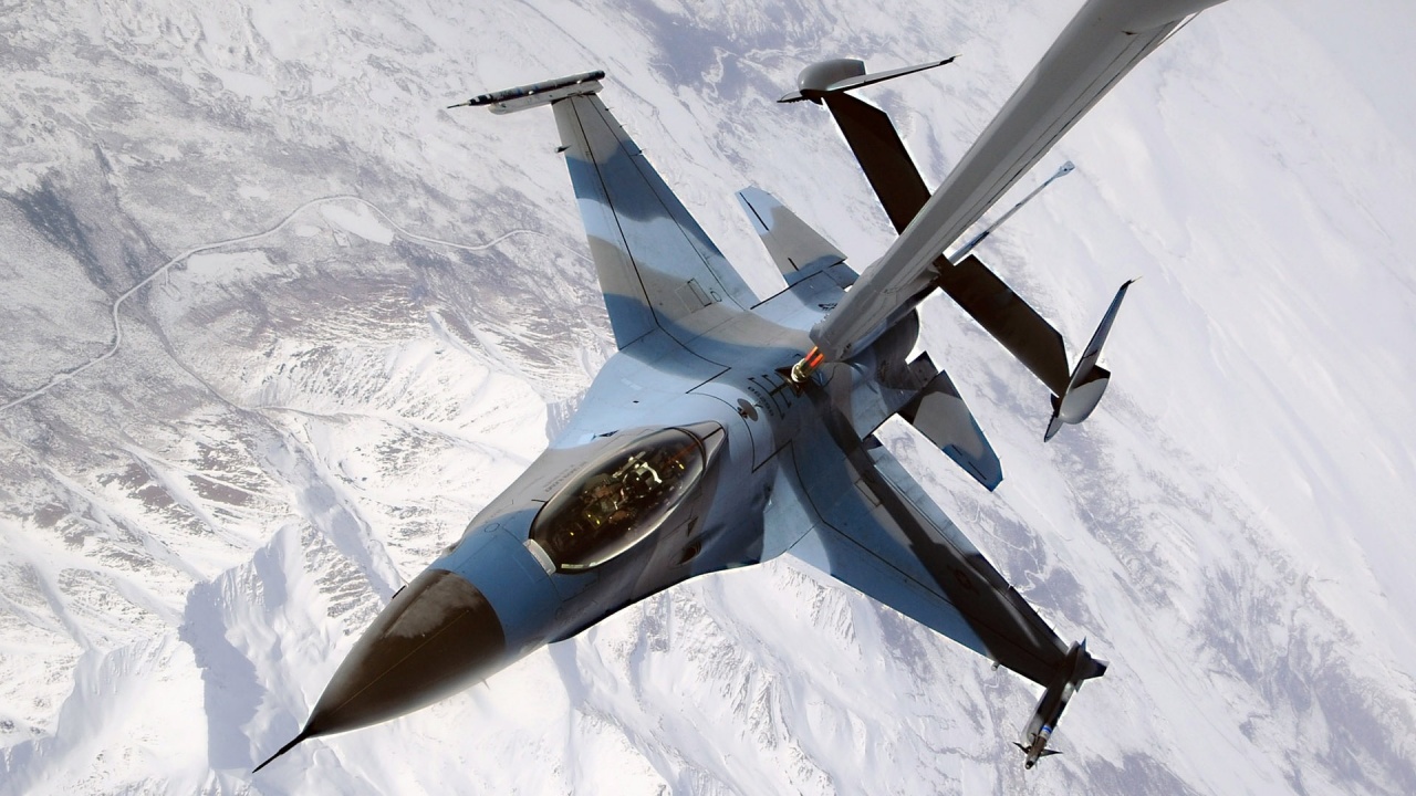 Air Refueling Of Fighter Aircraft