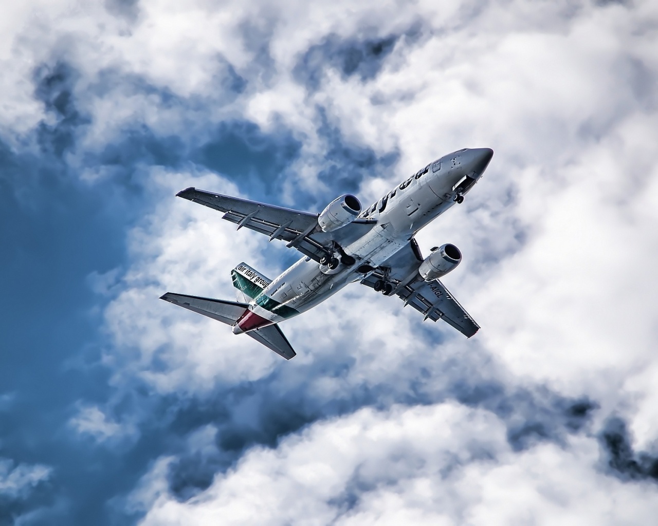 Aircraft Sky Photo