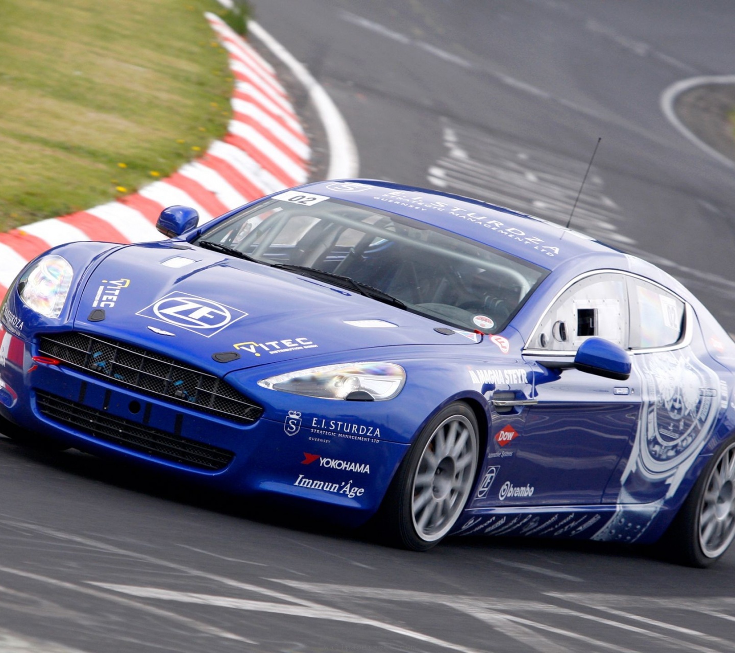 Aston Martin V12 Vantage Britain Luxury Motor Racing