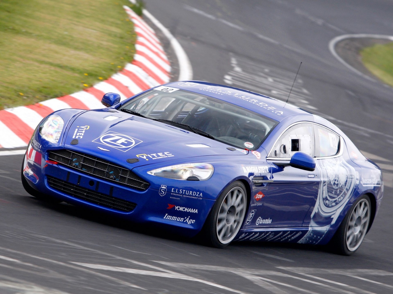 Aston Martin V12 Vantage Britain Luxury Motor Racing