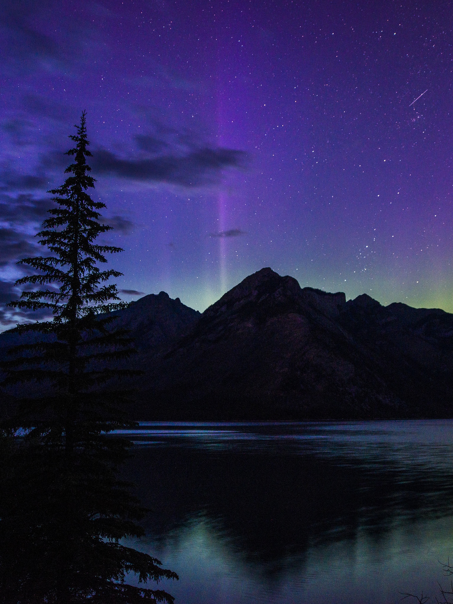 Aurora Light Over Banff Park-Canada