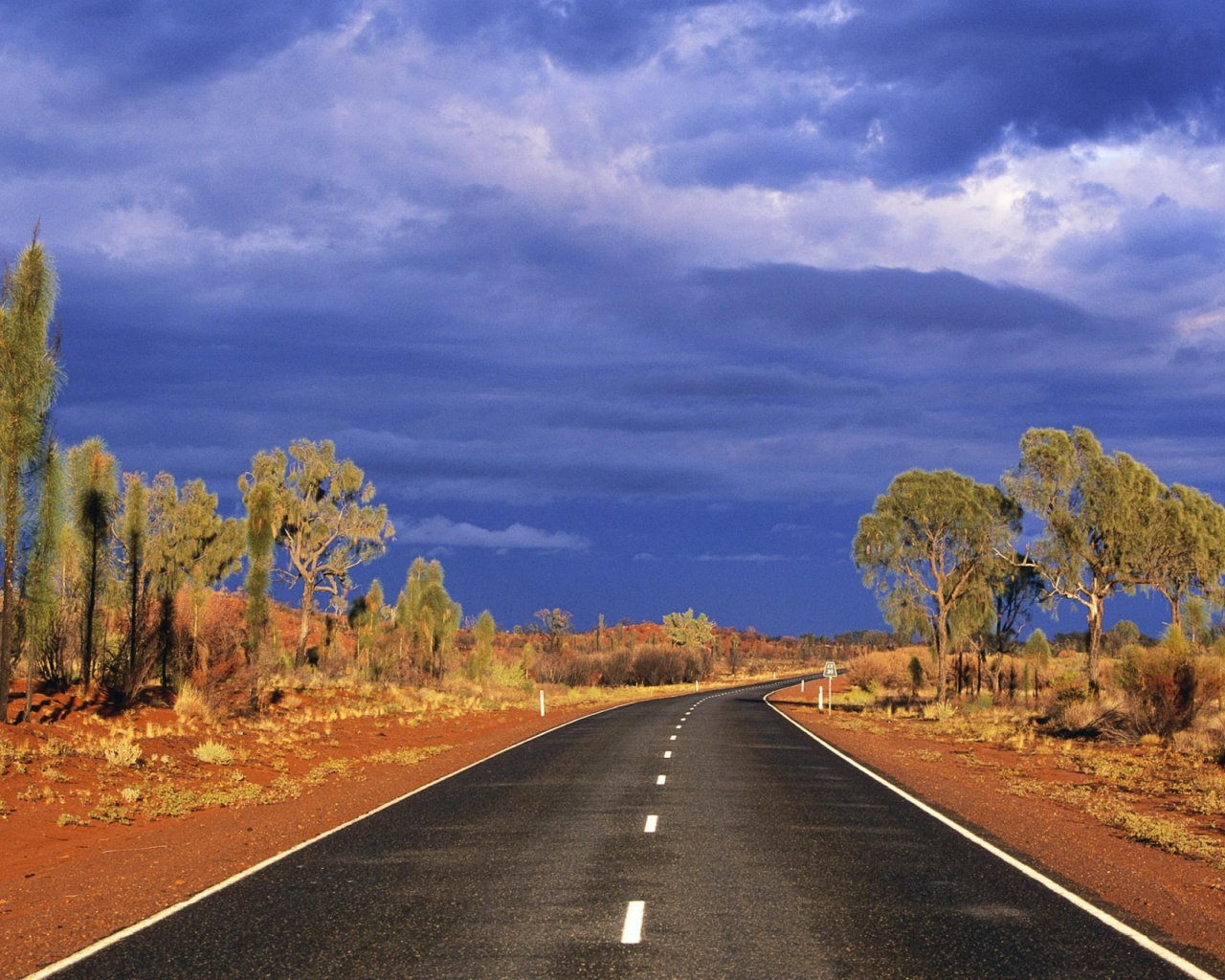 Beautiful Scenery La Lasseter Highway State Route Australia World