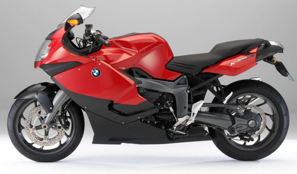 BMW K1300S Superbike