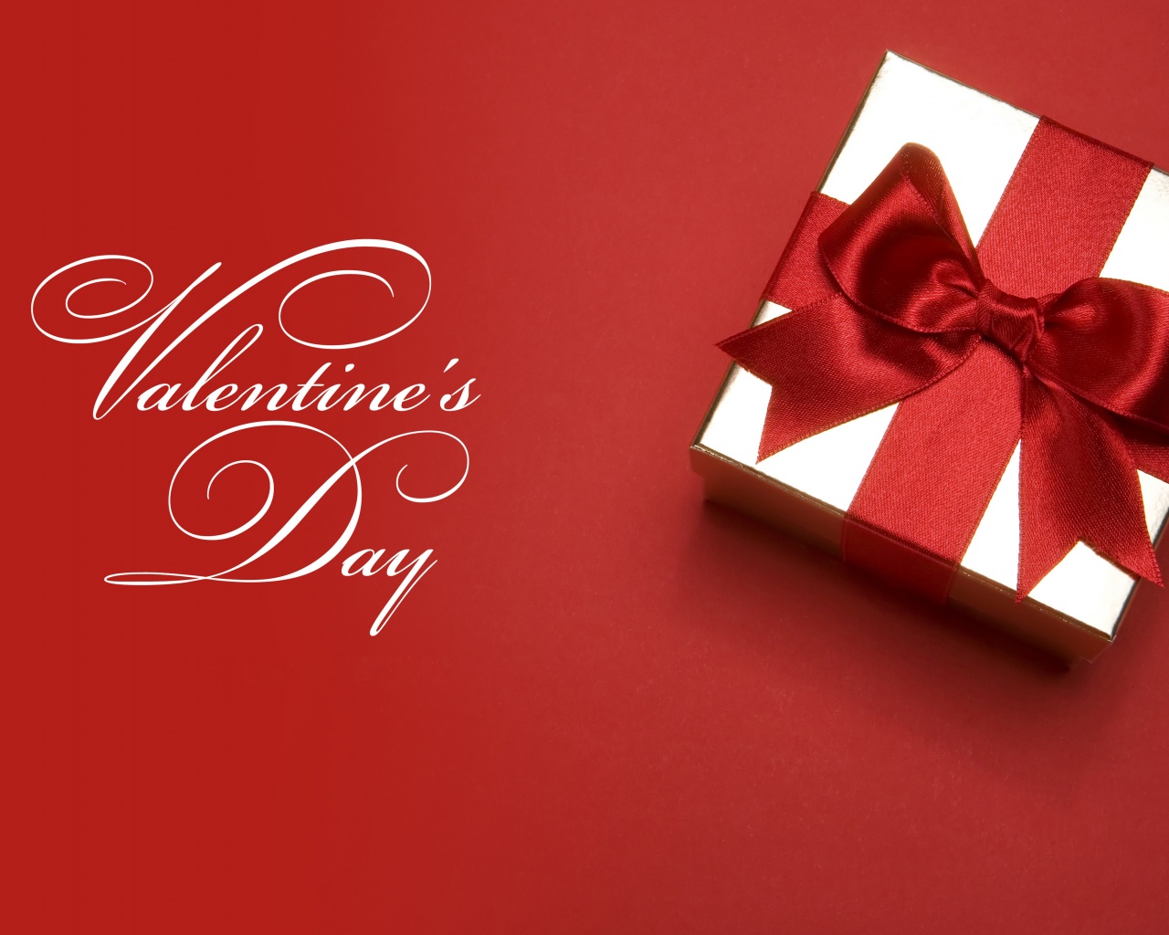 Box Ribbon Gift For Valentine Day