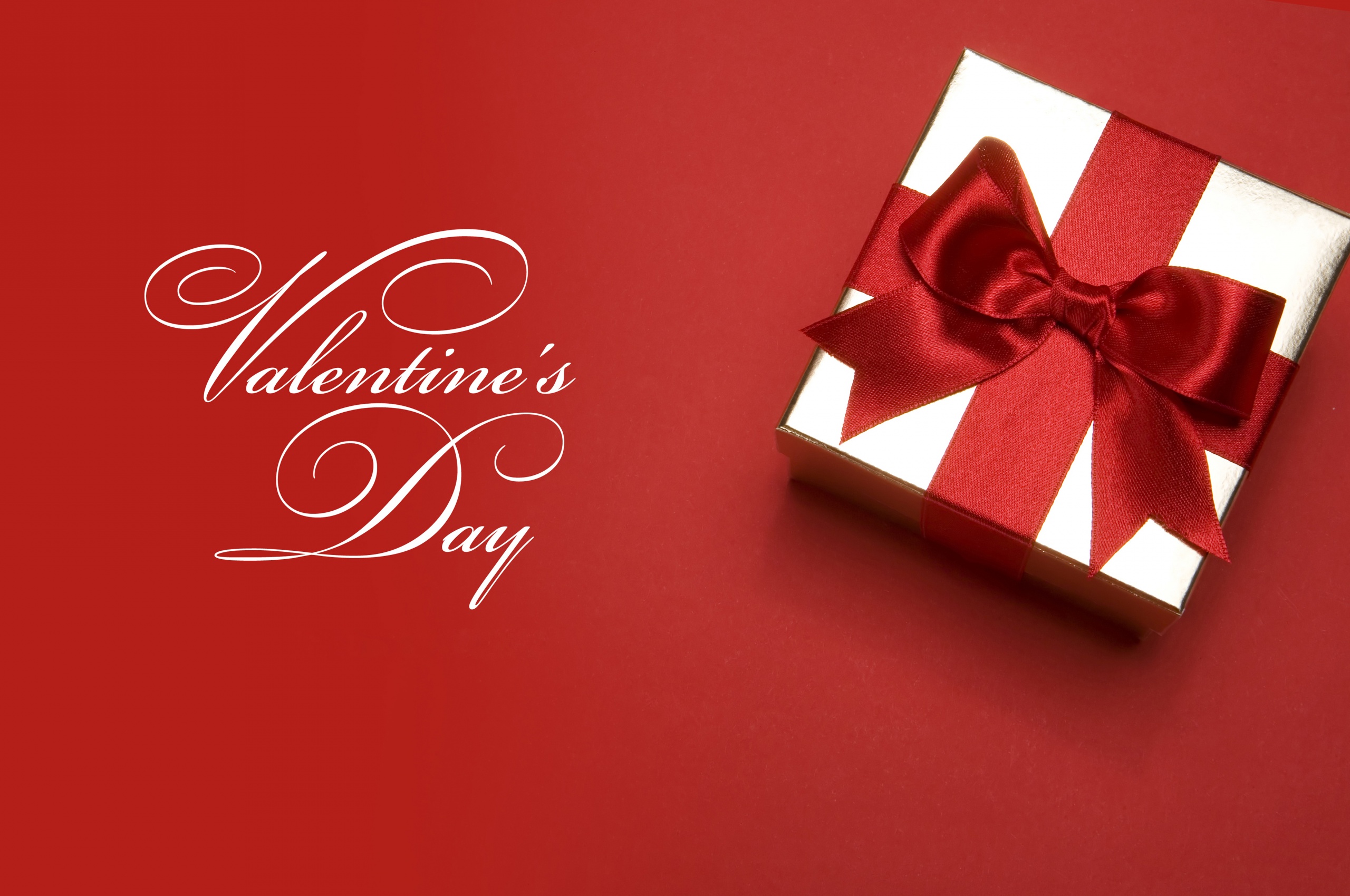 Box Ribbon Gift For Valentine Day