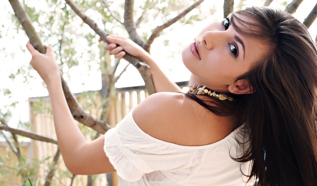 Brunettes Women Nature Trees Models Outdoors Conny Lior Faces