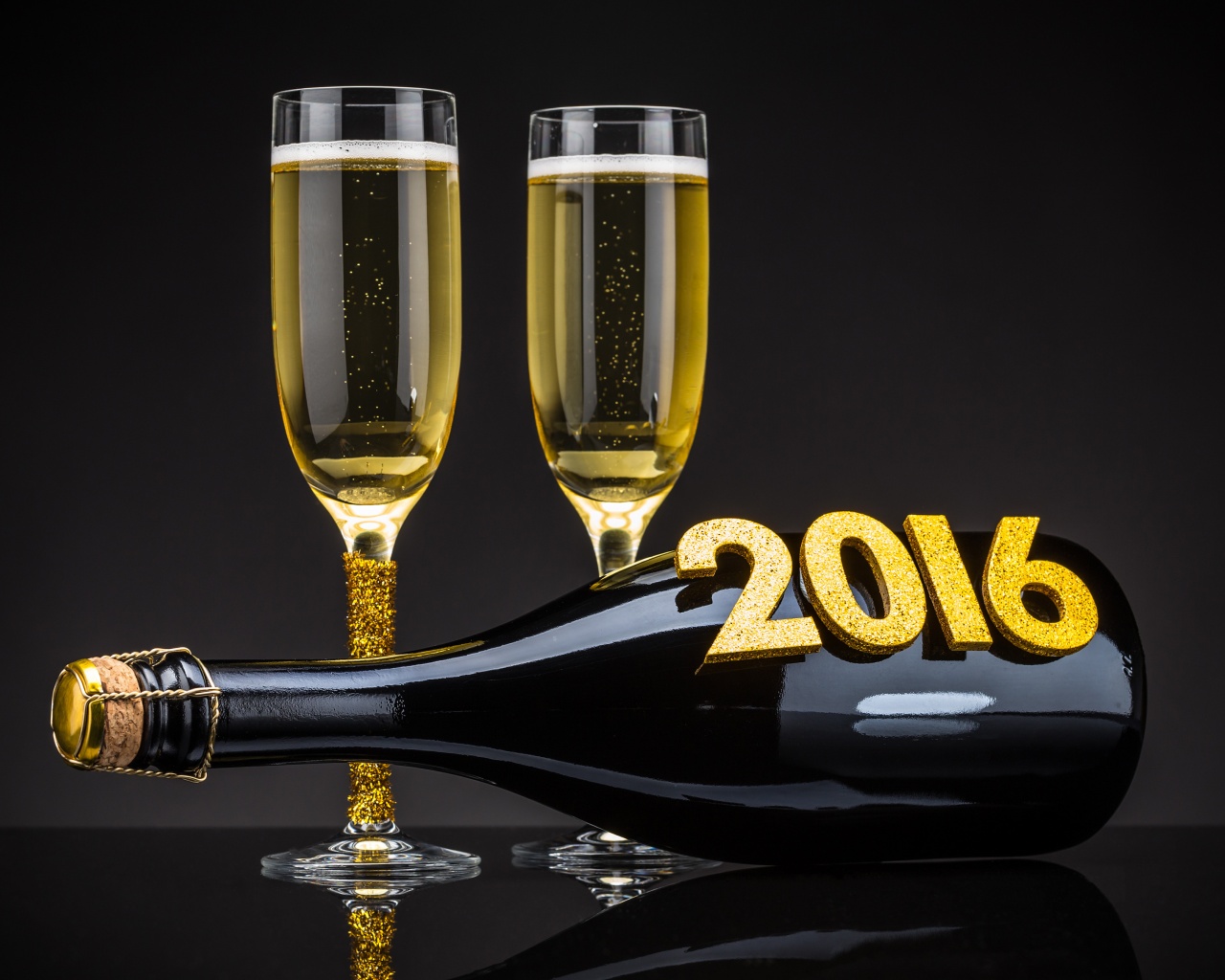 Champagne Happy New Year 2016