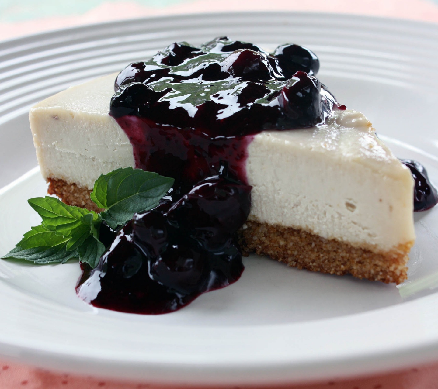 Cheese Cake With Blueberry Sauce