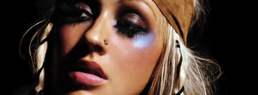 Christina Aguilera Face Make Up Piercing Lips
