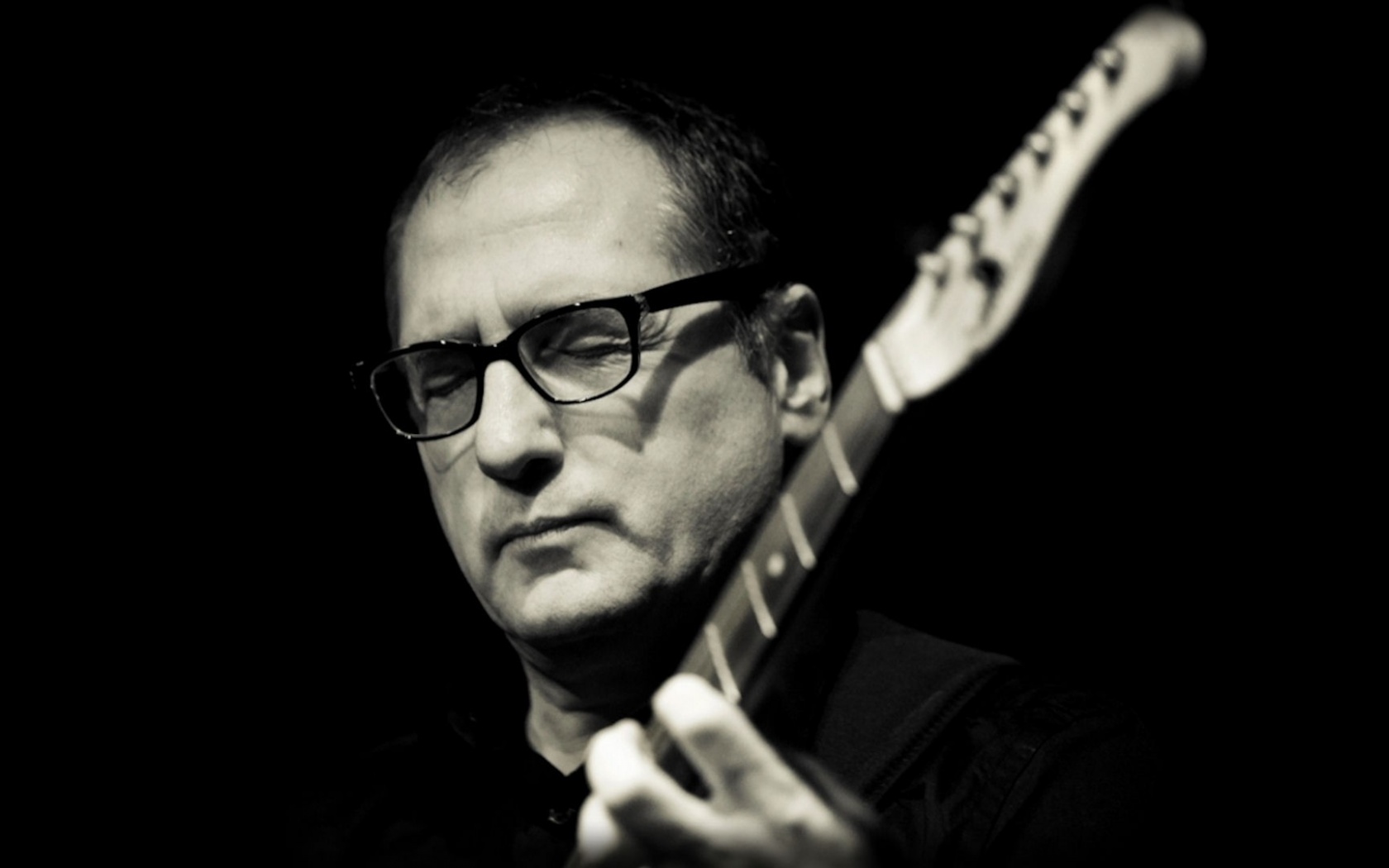 Chuck Loeb Face Glasses Guitar Play