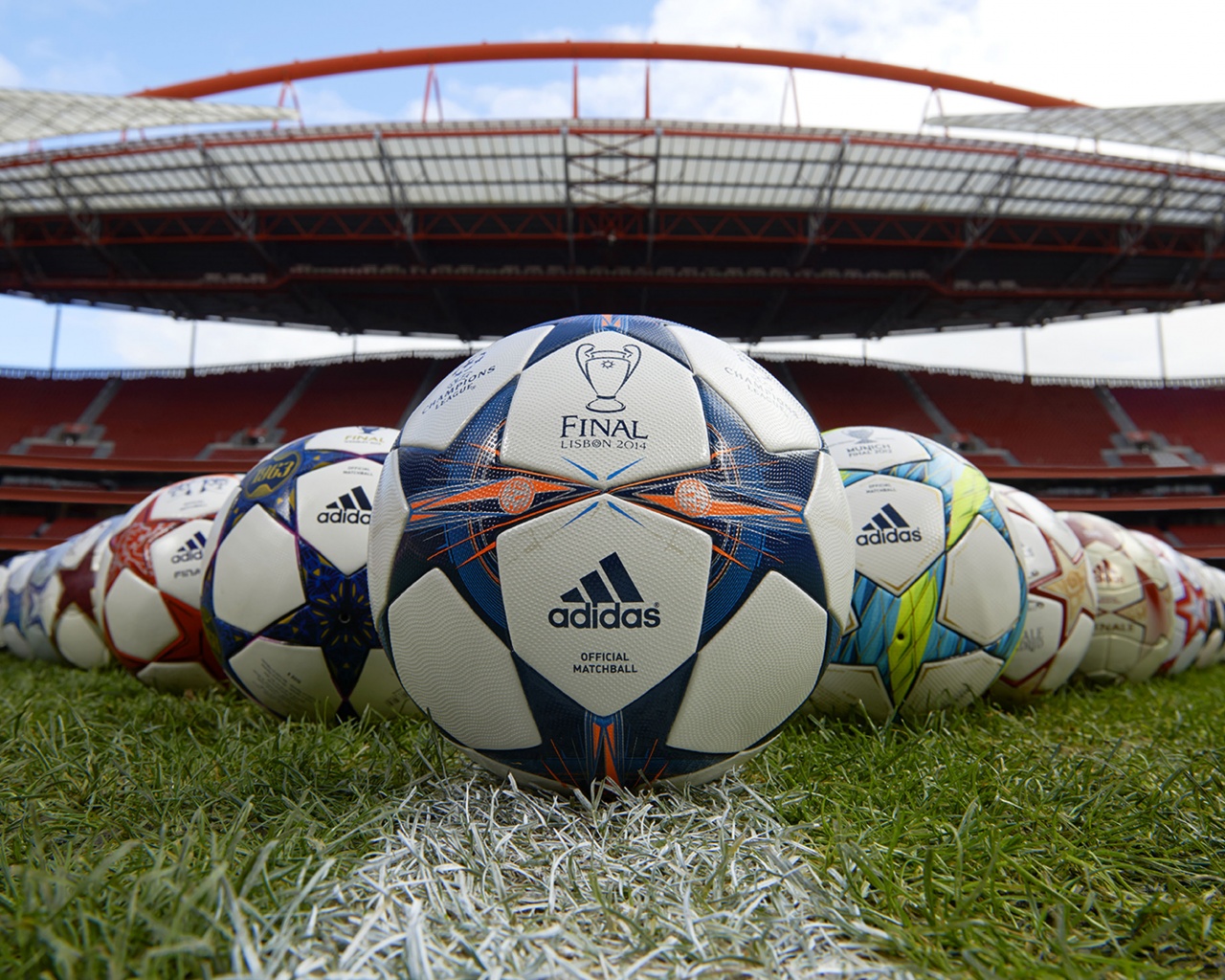 CL 2014 Lisbon Official Match Ball