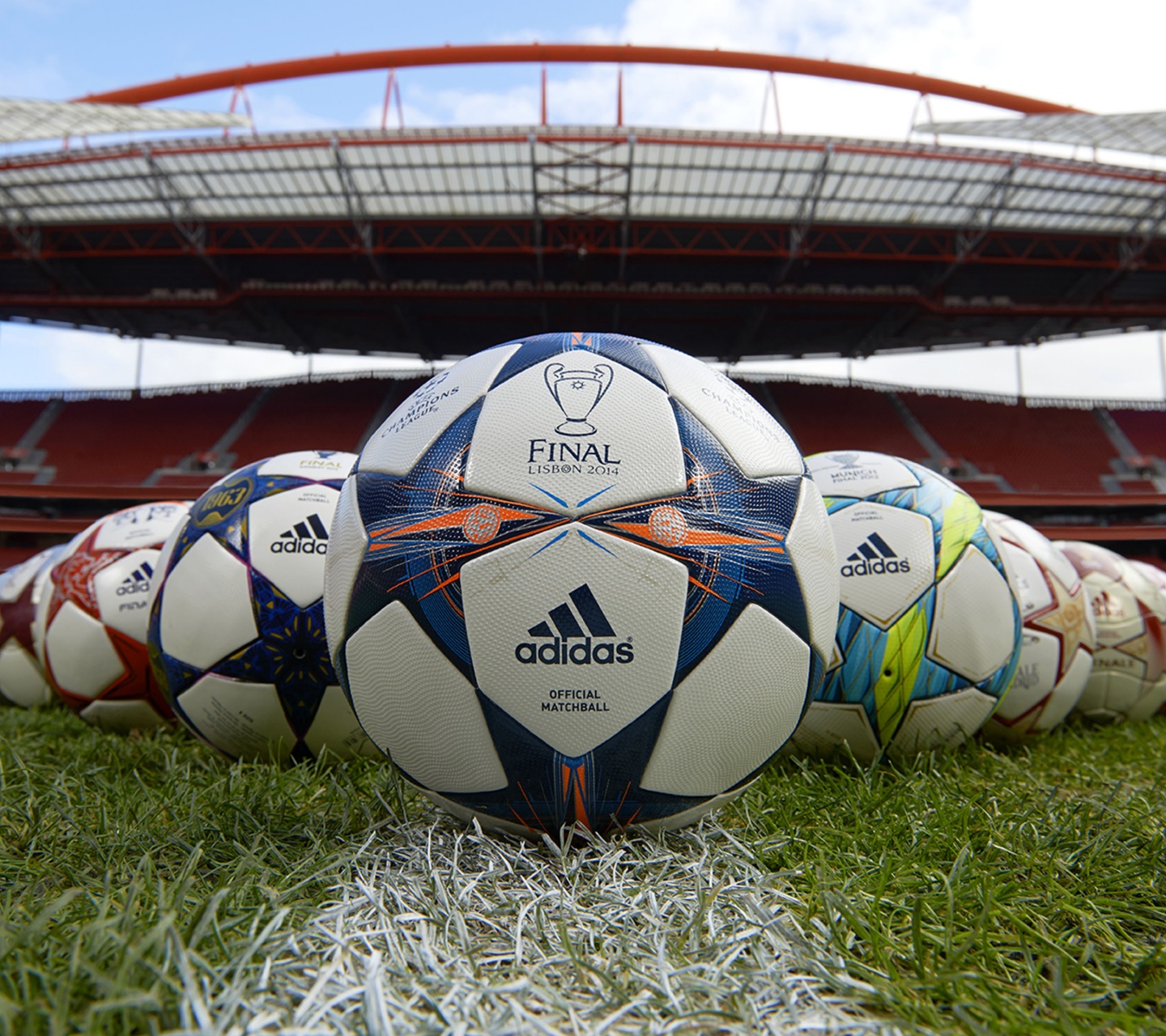 CL 2014 Lisbon Official Match Ball