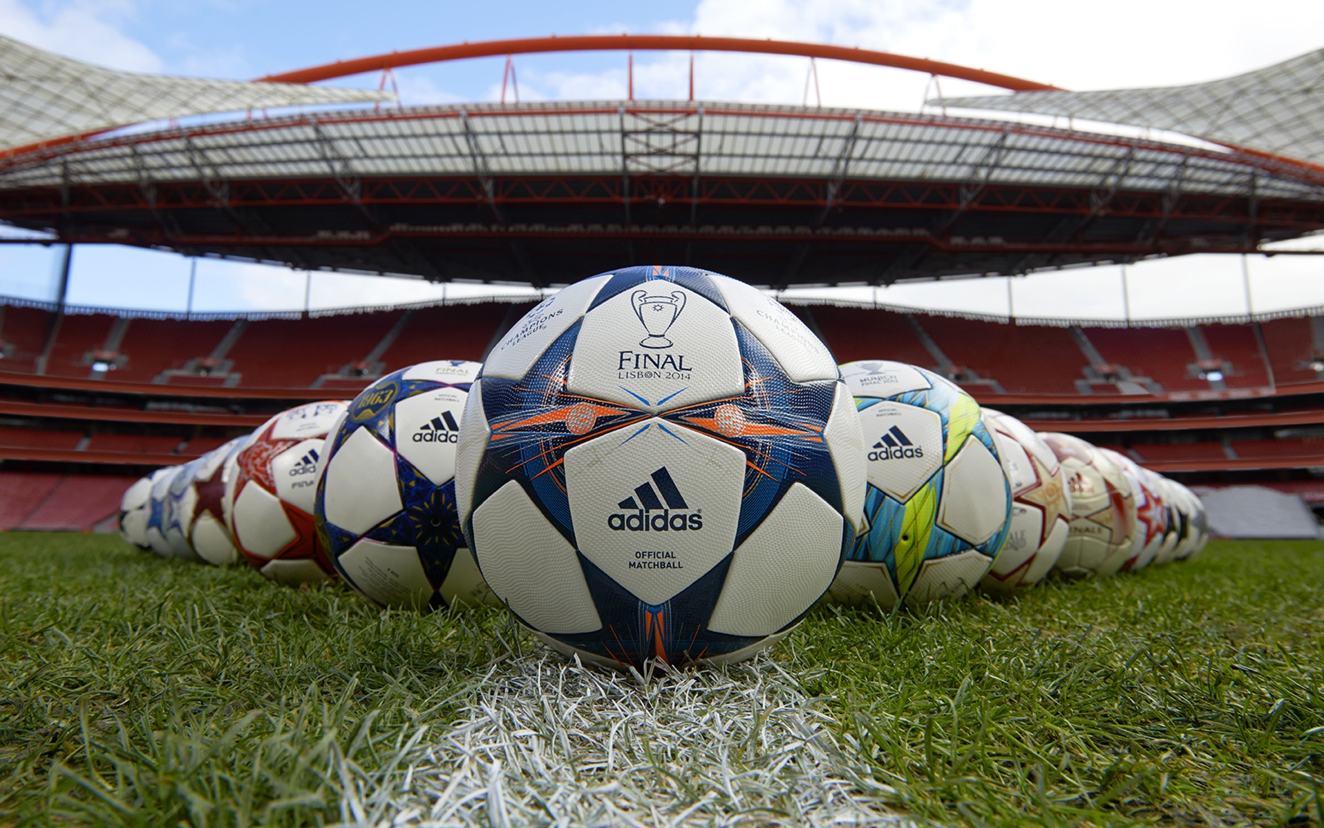 CL 2014 Lisbon Official Match Ball