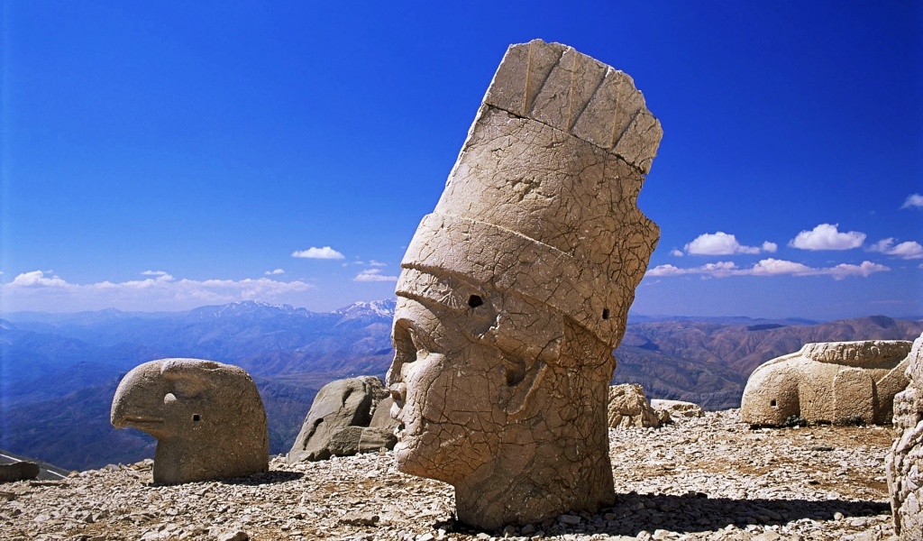 Colossal Head Of Antiochus I Mount Nemrut Adiyamanturkey