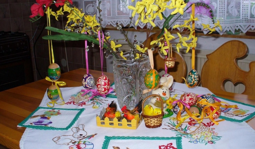 Easter Holiday Eggs Flowers Table Tablecloth Rabbit Chicks Chicken