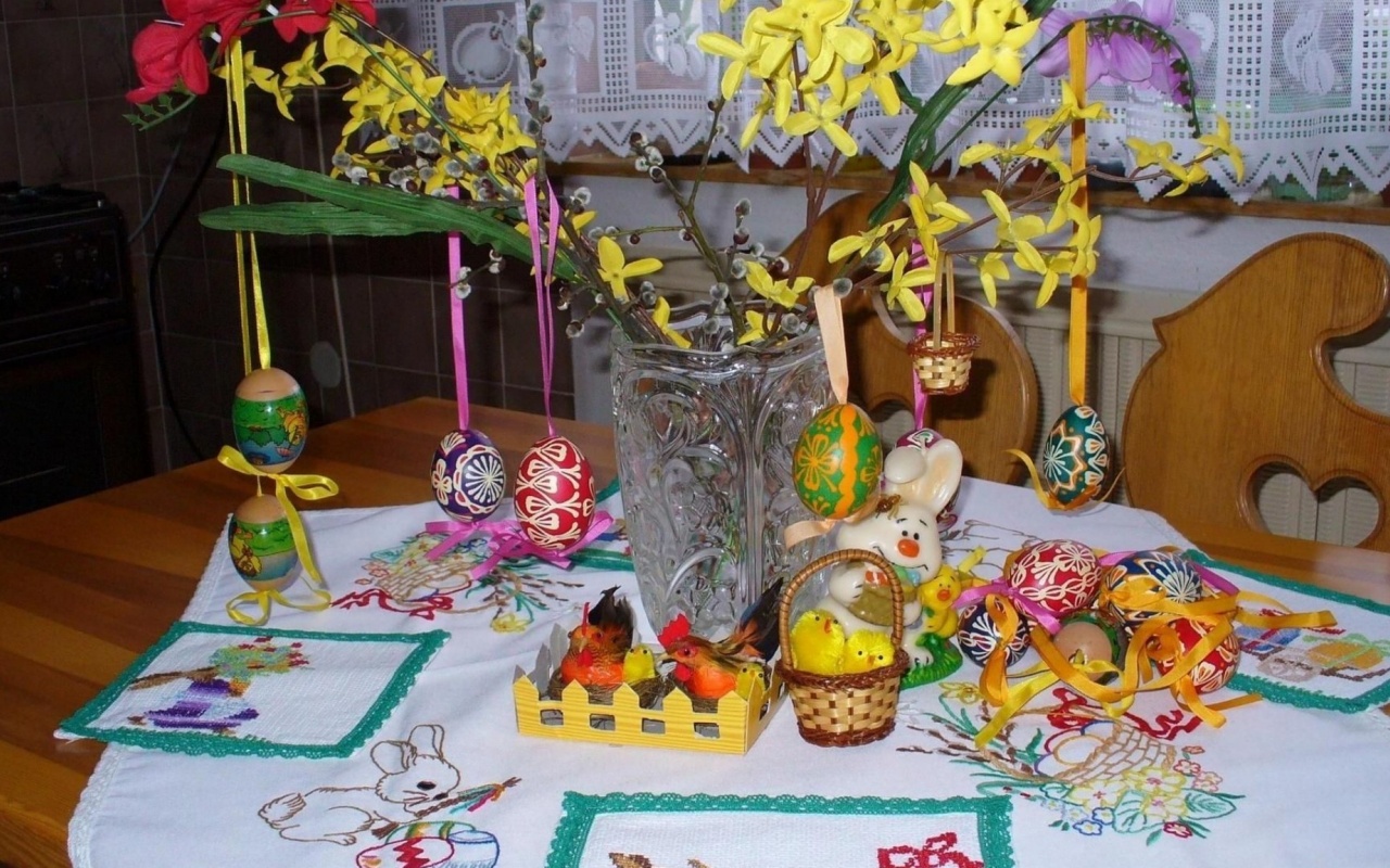 Easter Holiday Eggs Flowers Table Tablecloth Rabbit Chicks Chicken