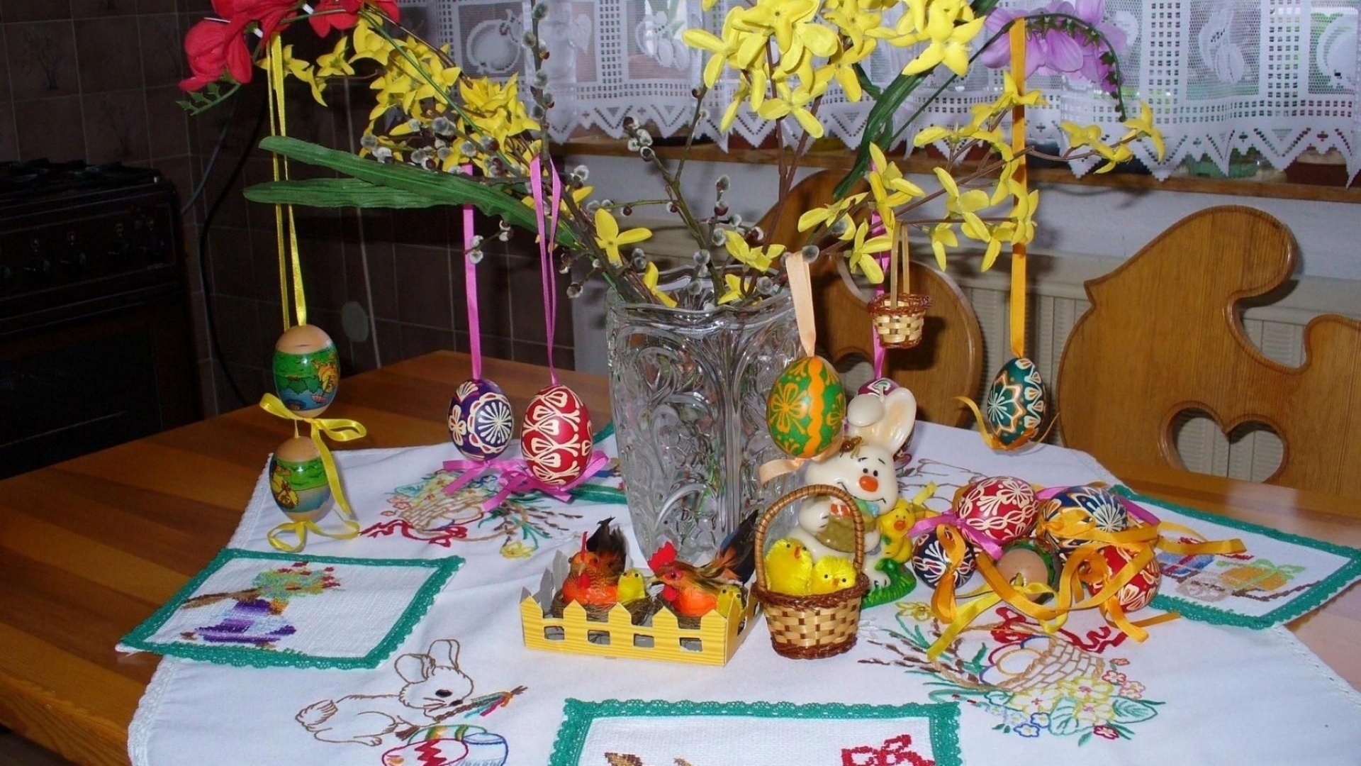 Easter Holiday Eggs Flowers Table Tablecloth Rabbit Chicks Chicken