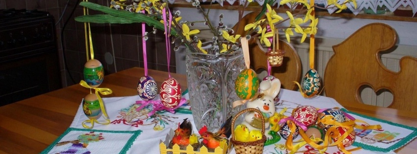 Easter Holiday Eggs Flowers Table Tablecloth Rabbit Chicks Chicken