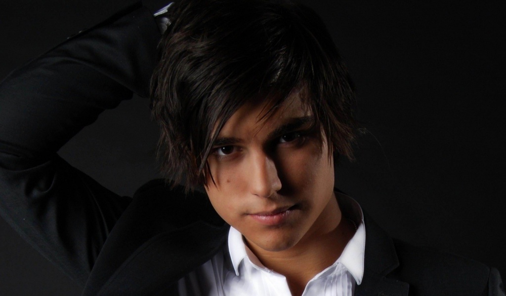 Eric Saade Singer Host