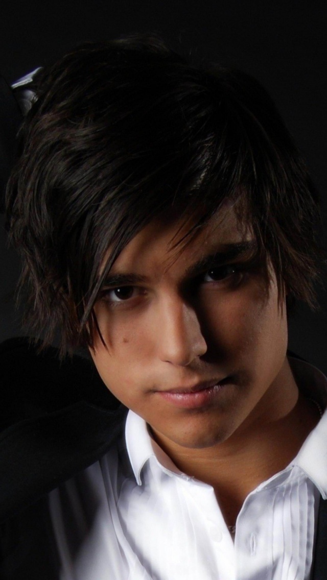 Eric Saade Singer Host