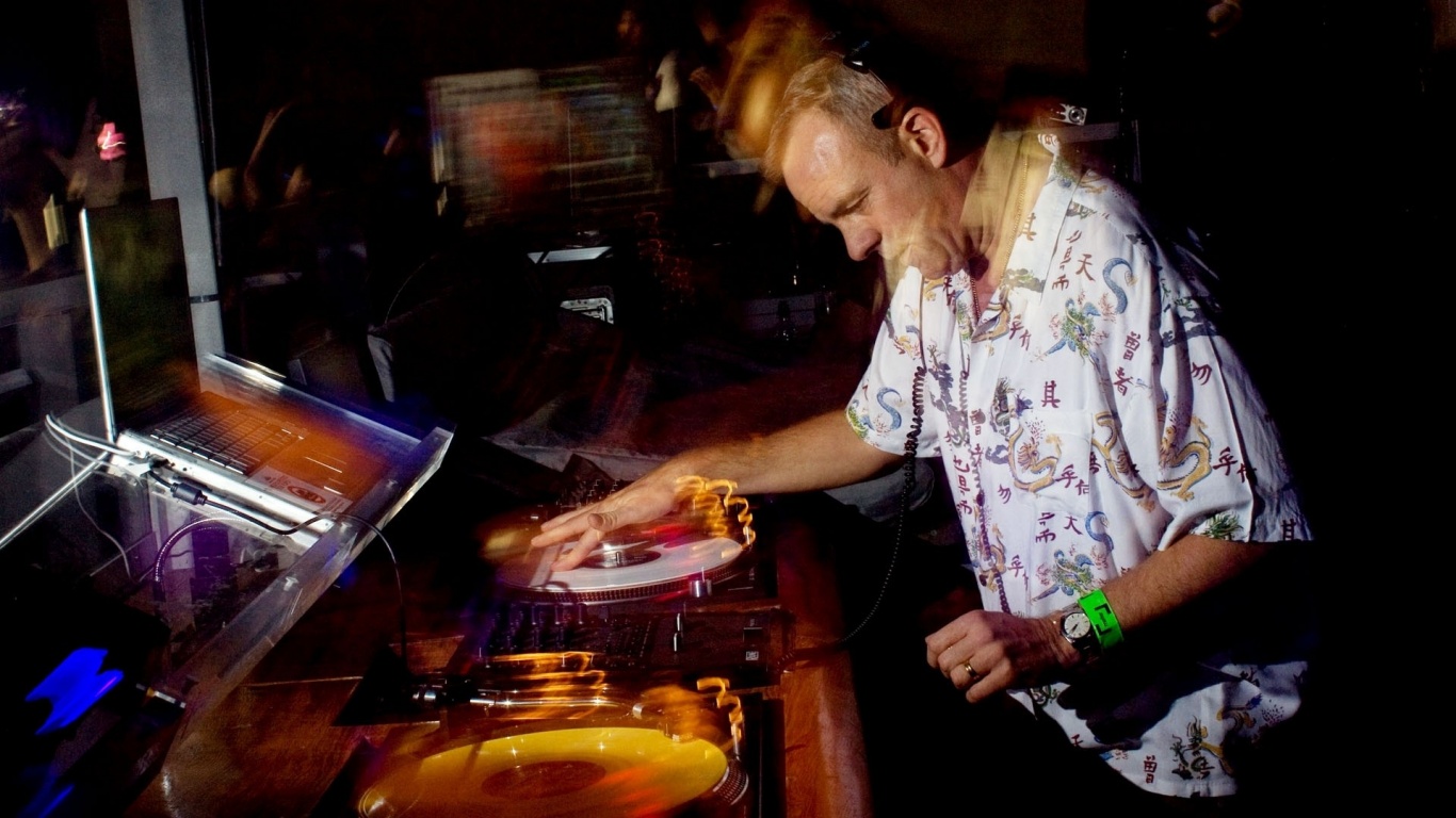 Fatboy Slim Dj Graphics Play Show