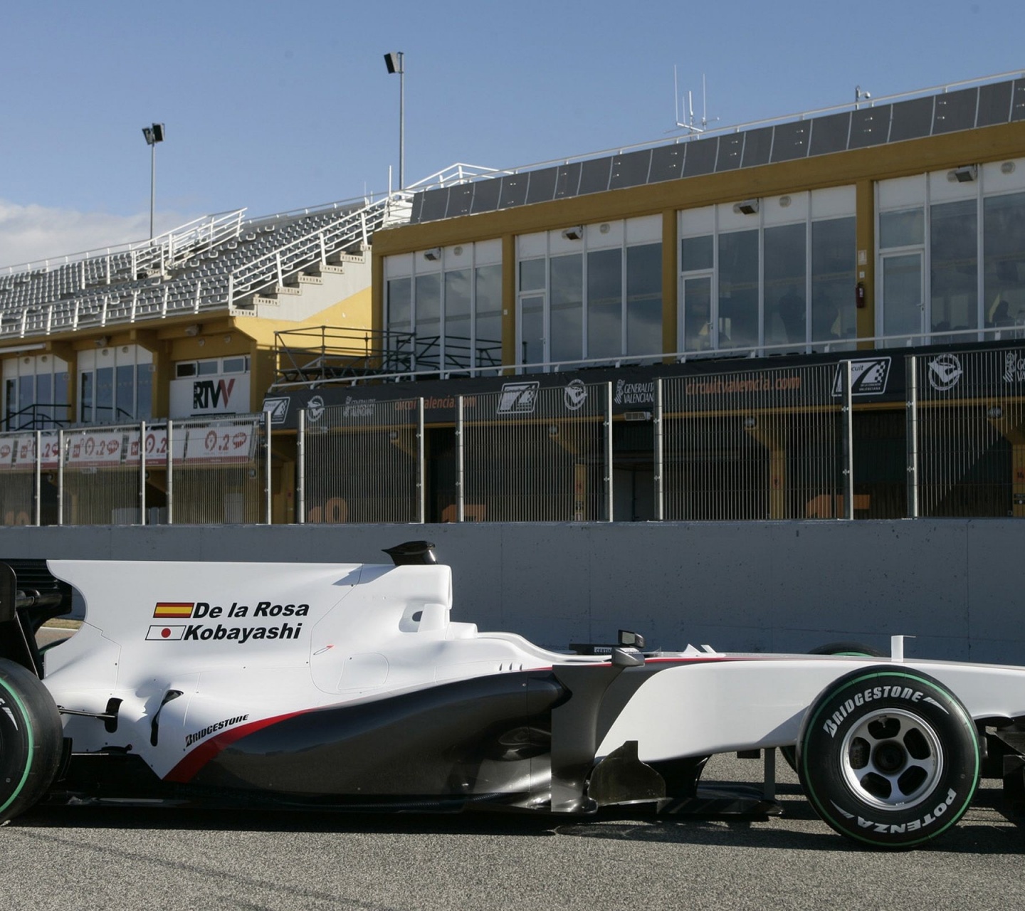 Formula One Bmw Sauber C29 Racing Flank