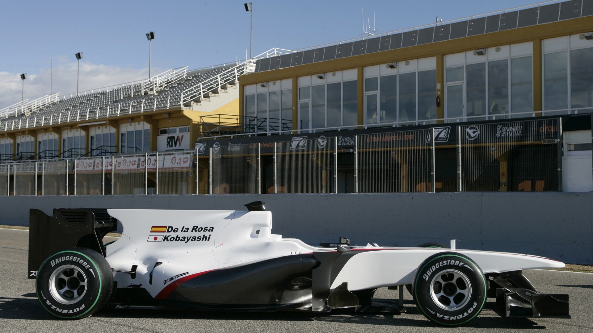 Formula One Bmw Sauber C29 Racing Flank