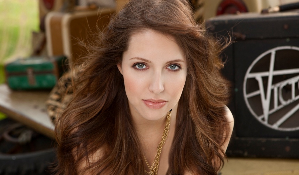 Francesca Battistelli Girl Hair Wind Chain