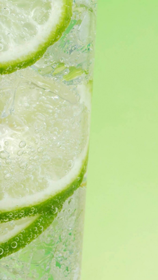 Fresh Lemonade With Lime