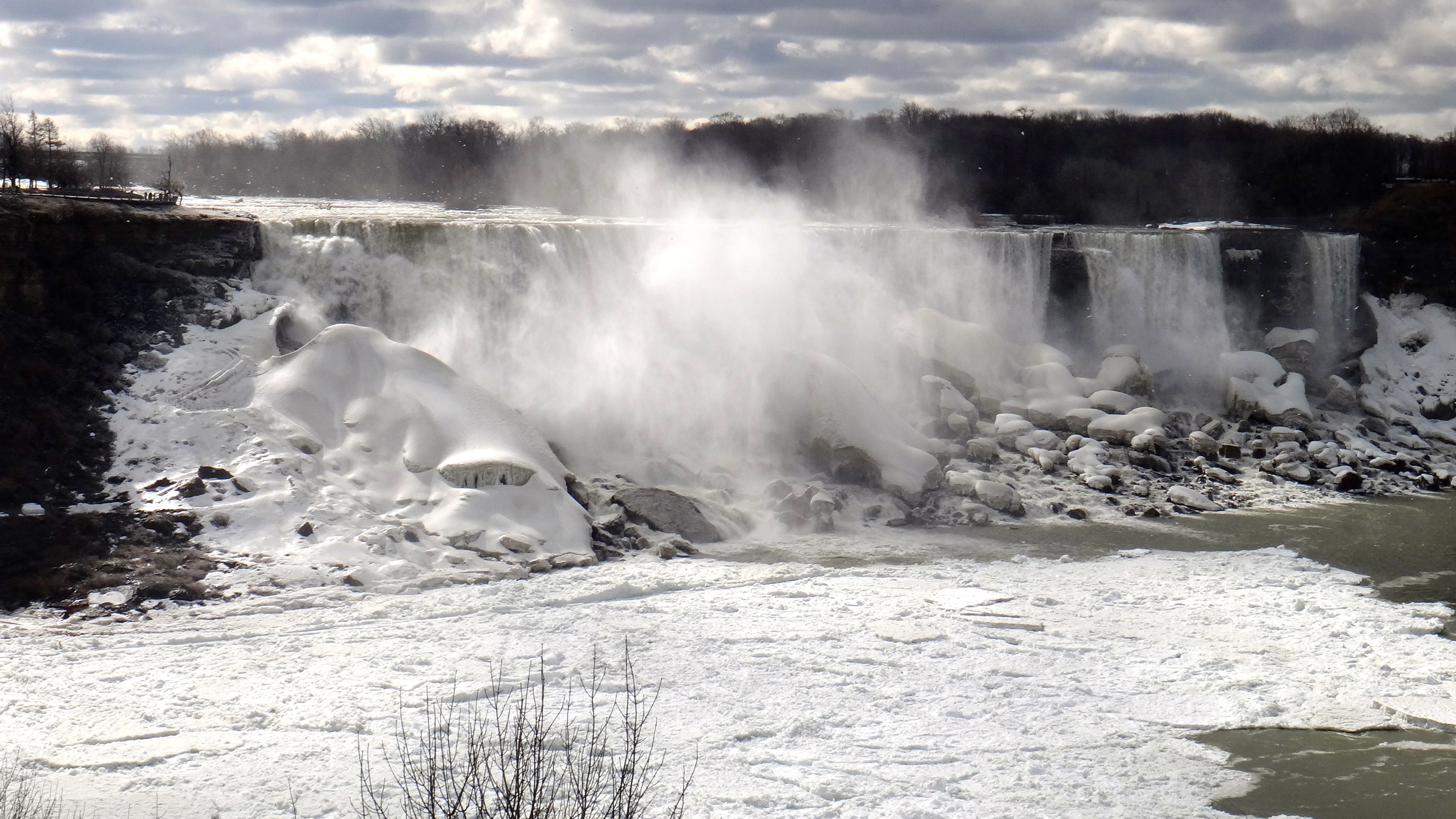 Frozen Niagara Falls