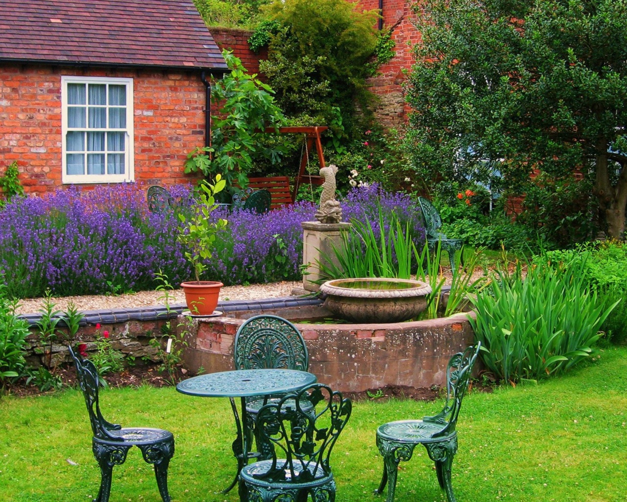 Garden At Dinham Hall Ludlow Shropshire