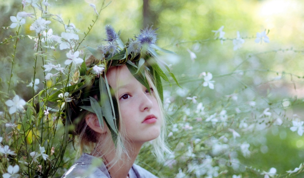 Girl Face Blonde Hair Crown Grass