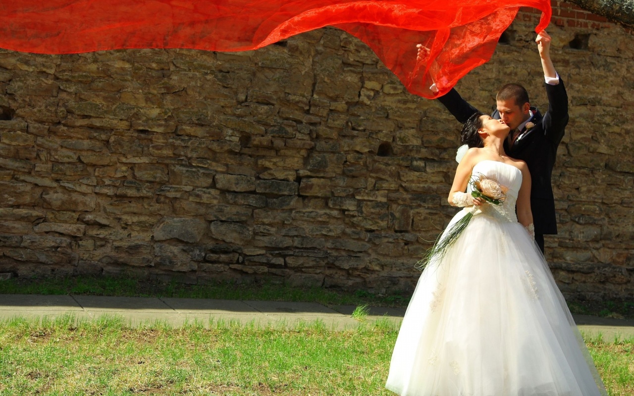 Holiday Wedding Bride Groom