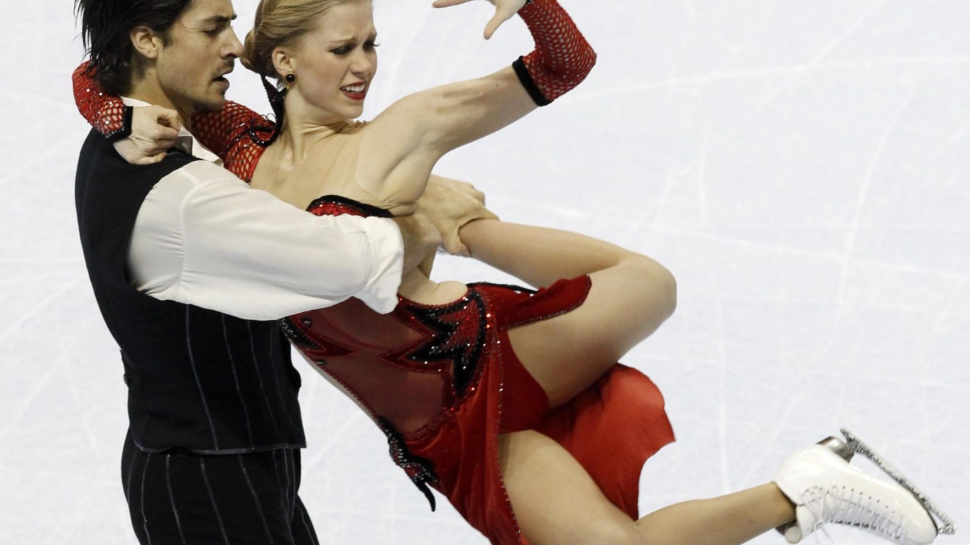 Ice Skating Canada Ice Dancer Kaitlyn Weaver Andrew Poje