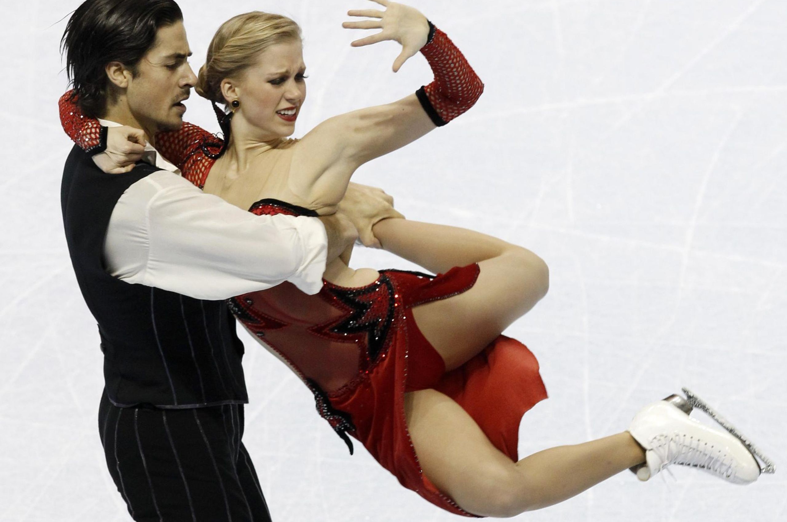 Ice Skating Canada Ice Dancer Kaitlyn Weaver Andrew Poje