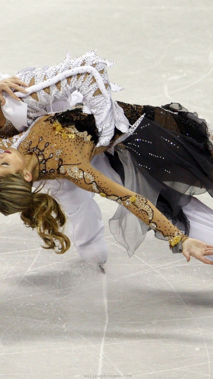 Ice Skating Canadians Tessa Virtue And Scott Moir Figure Skater