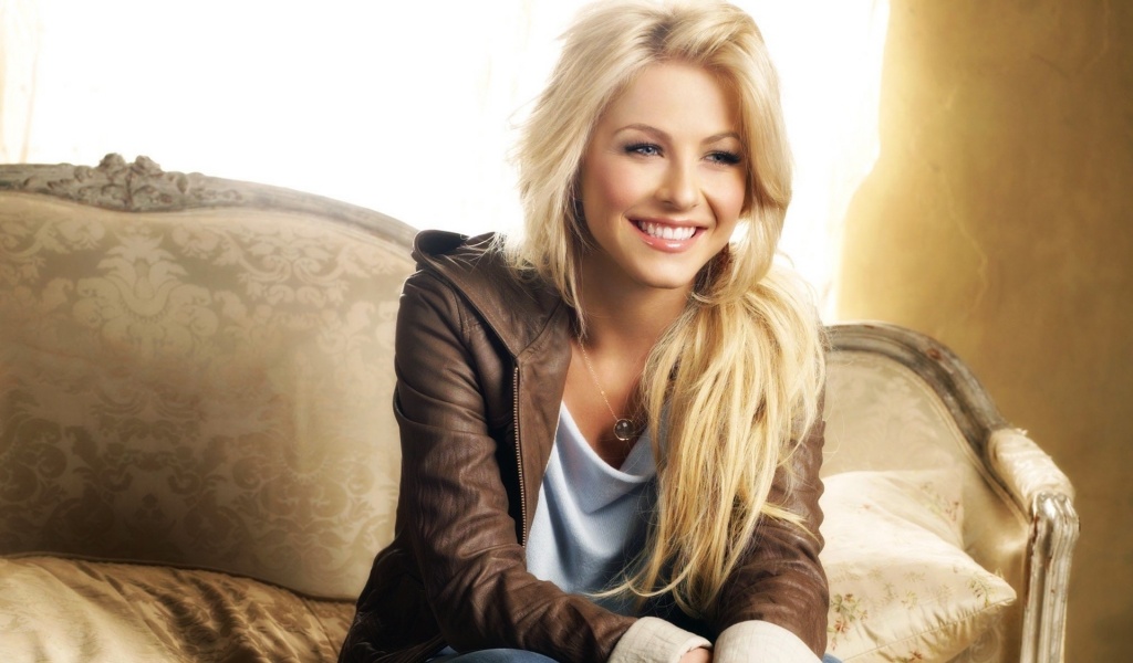 Julianne Hough Blonde Smile Celebrity Face