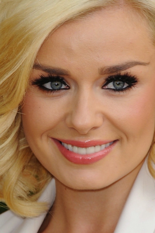 Katherine Jenkins Gray Eyes Make Up Smile Jewelry Charming