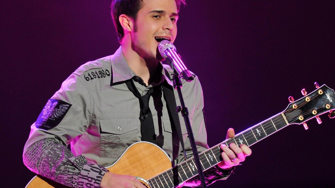 Kris Allen Singer