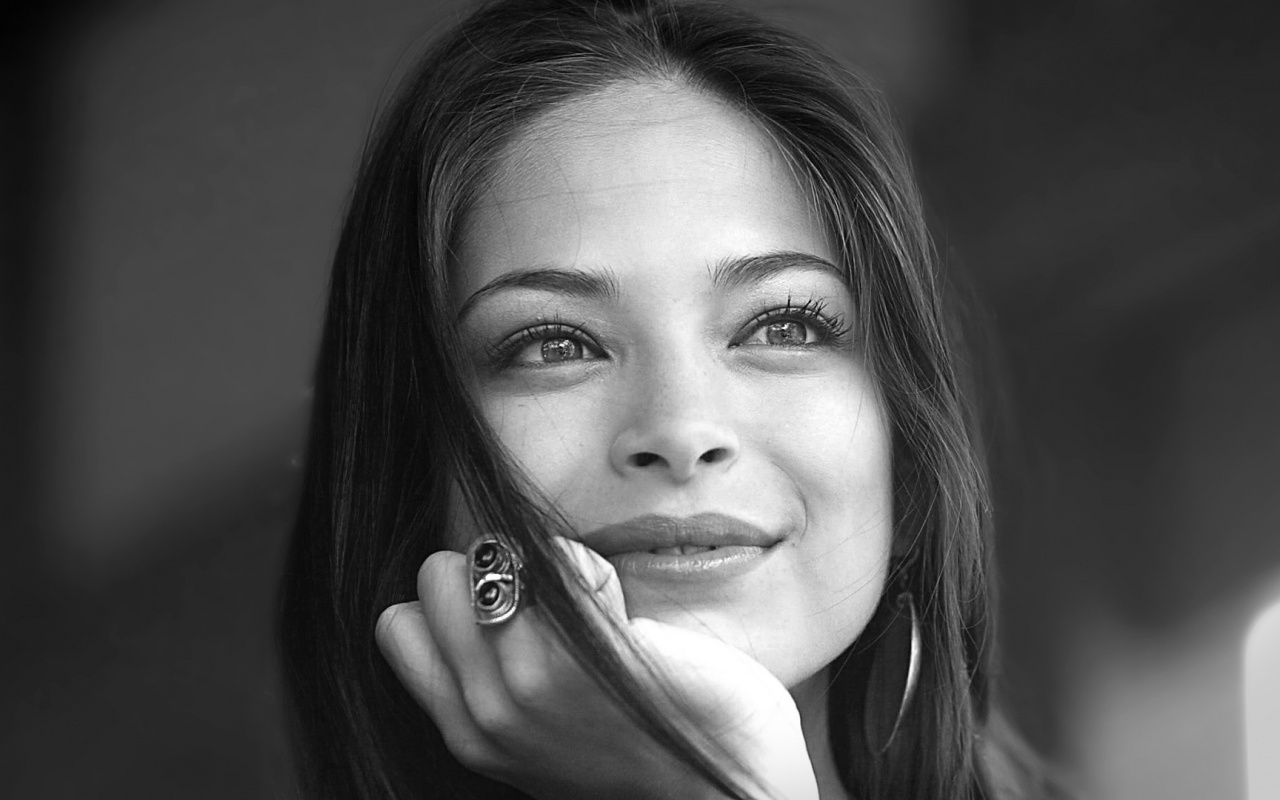 Kristin Kreuk Brunette Look Model Smile Black And White