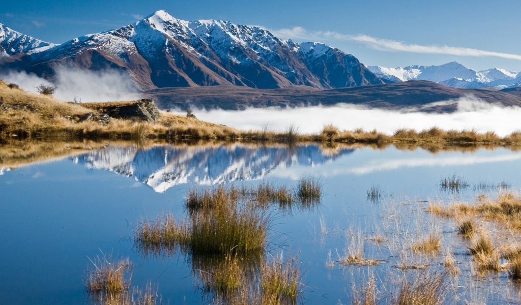 Lake In The Cloudsqueenstown New Zealand