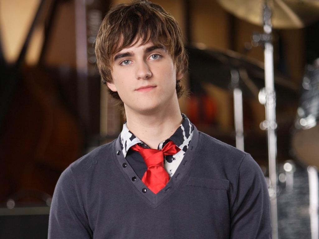 Landon Liboiron Portrait Wallpaper